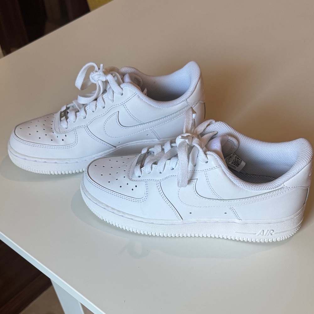 Nike White Air Force 1